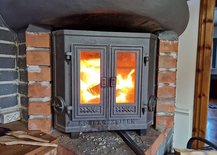 Charmig Stuga Mitt I Naturen!